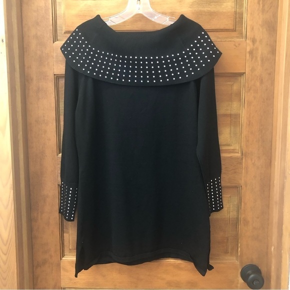 Questions / NWT/ Women's /Metallic Black Turtleneck Sweater Silver Studs/ S - Picture 7 of 12